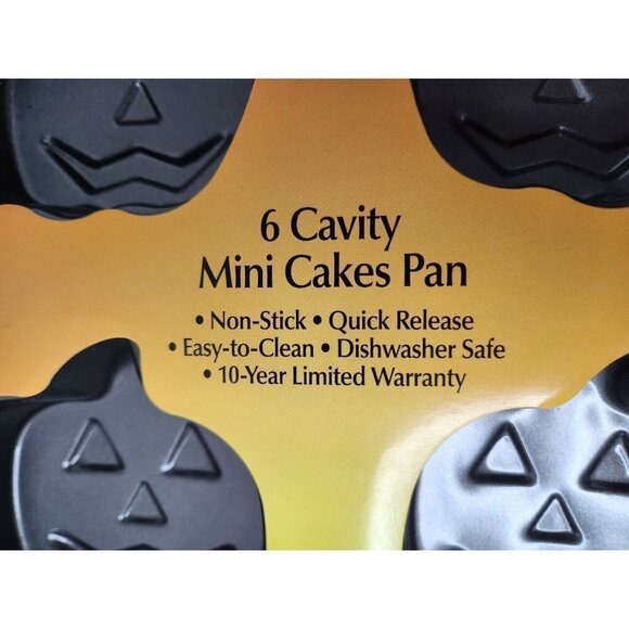 WILTON Halloween Jack O Lantern Carved Pumpkin Mini Cake Pan Non Stick 6 Cavity - Picture 3 of 6
